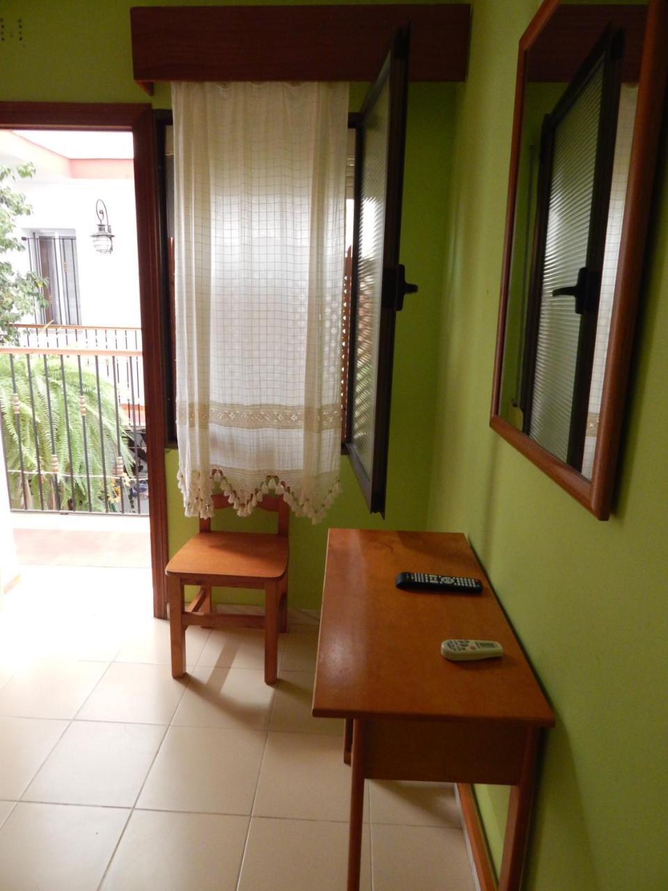 Hostal Cristina Chipiona Ngoại thất bức ảnh